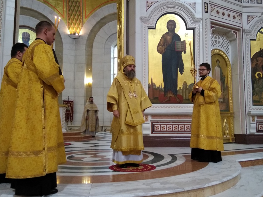 Архиепископ Серафим в Прощеное воскресенье совершил Божественную литургию в Кафедральном соборе